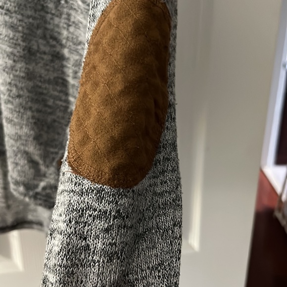 Sweater - Picture 3 of 5